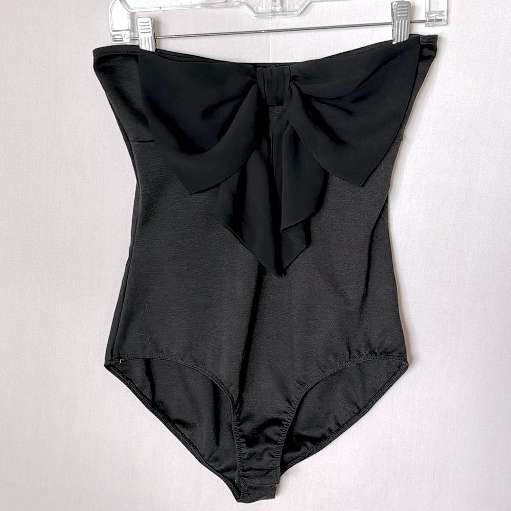 Solemio Sleeveless Bodysuit with Bow